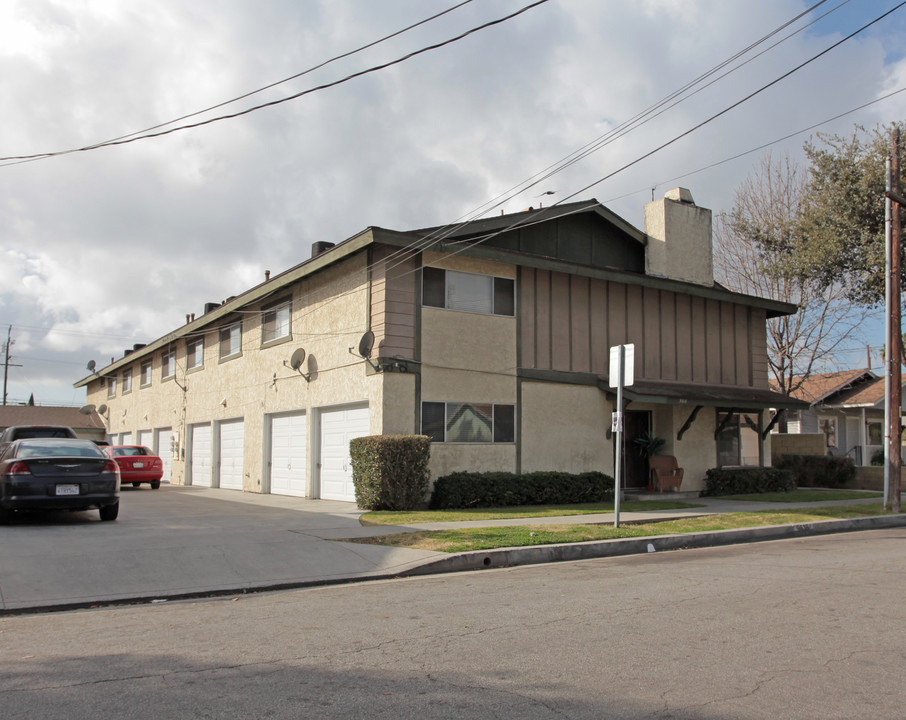 9616 Laurel St in Bellflower, CA - Building Photo