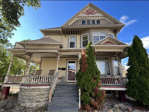 821 N Oneida St in Appleton, WI - Foto de edificio - Building Photo