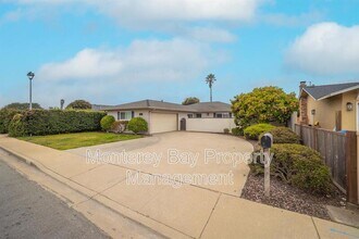 3300 Steven Ct in Marina, CA - Foto de edificio - Building Photo