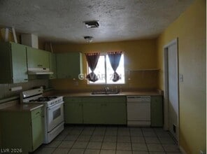 3317 E Dillon Ave in North Las Vegas, NV - Building Photo - Building Photo