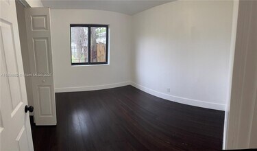 2713 NW 6th Ct in Fort Lauderdale, FL - Building Photo - Building Photo