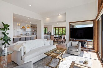 60 Loma Media Rd in Santa Barbara, CA - Building Photo - Building Photo