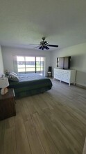 301 Lakeside Ct in Sunrise, FL - Foto de edificio - Building Photo