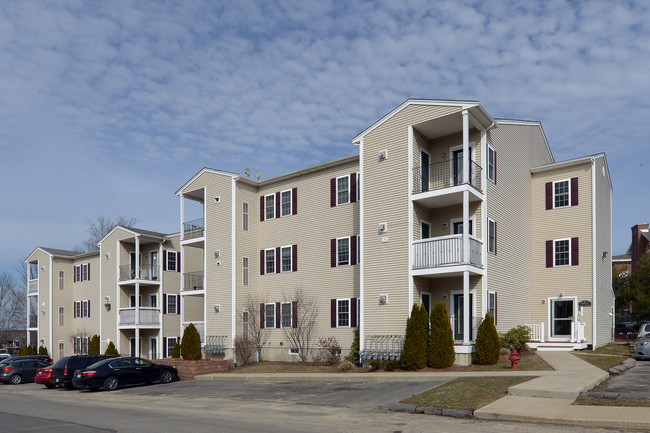 Corner Stone Apartments in Fall River, MA - Building Photo - Building Photo