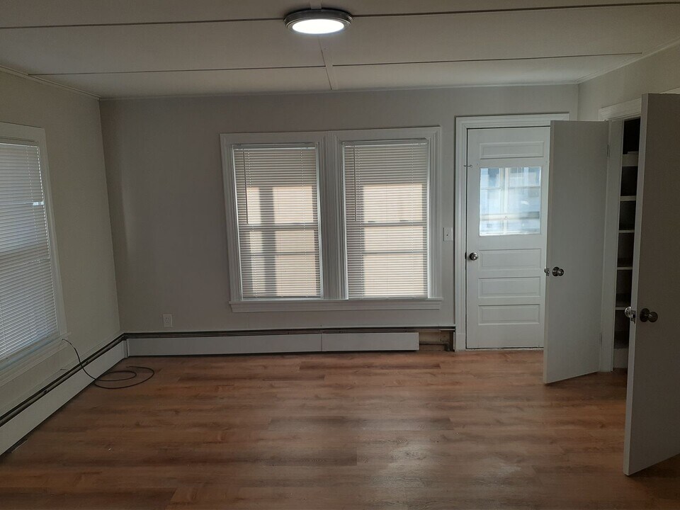 110 Silver St-Unit -3 in Waterville, ME - Building Photo