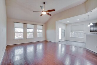 2005 Autumn Run Ln in Round Rock, TX - Foto de edificio - Building Photo