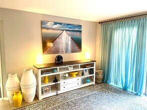 8521 Hearth Dr in Houston, TX - Building Photo - Building Photo