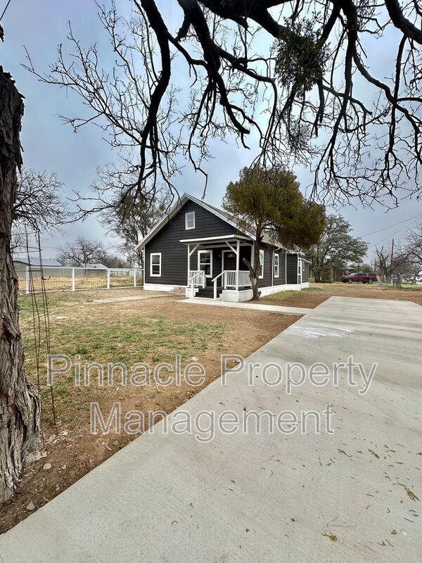 1320 Orient St in San Angelo, TX - Building Photo - Building Photo