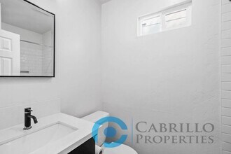 2205 Broadway in San Diego, CA - Building Photo - Building Photo
