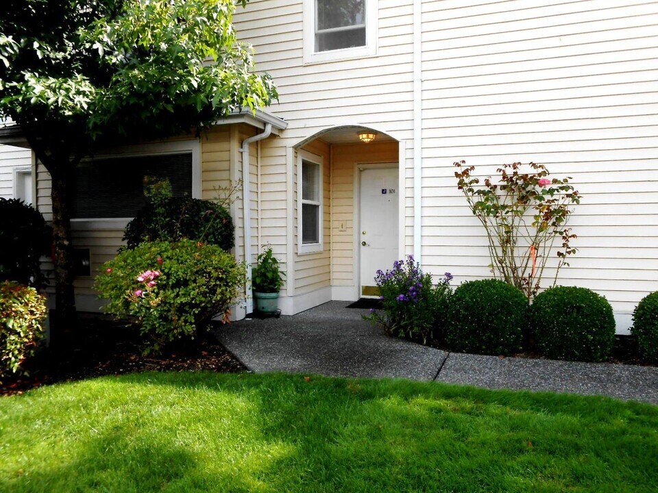 725 115th St SW in Everett, WA - Foto de edificio