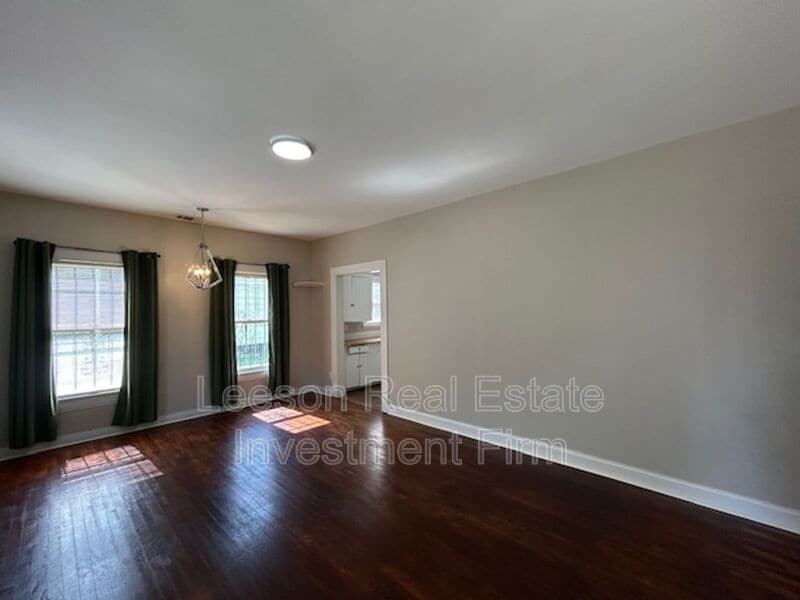 230 E Lister St in Shreveport, LA - Building Photo