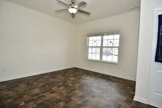 835 Coralberry Ln in Greenwood, IN - Building Photo - Building Photo