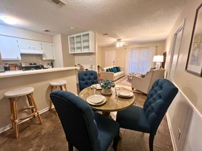 604 Meadow Lark Ave in Austin, TX - Building Photo - Building Photo