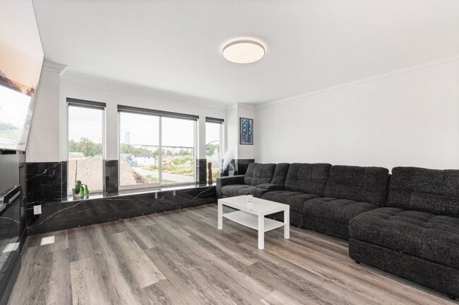 313 Rivers Rd