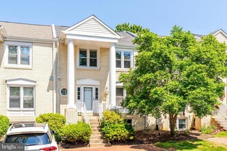 8504 Jeffersonian Ct in Vienna, VA - Building Photo - Building Photo