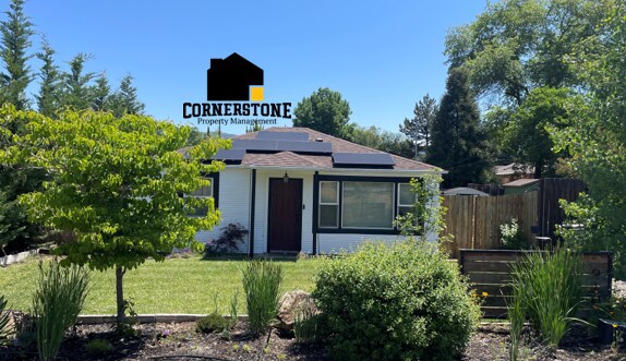 910 Valley View Dr in Medford, OR - Building Photo