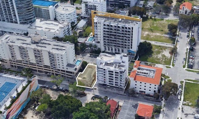437 NE 30th St in Miami, FL - Building Photo - Building Photo