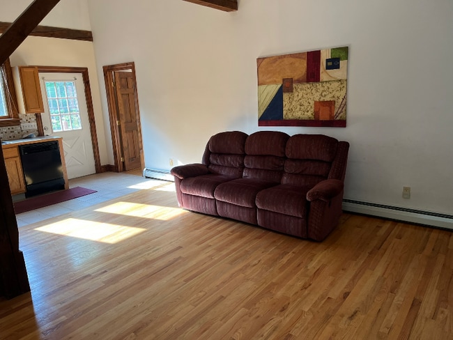 242 Pittsfield Rd in Lenox, MA - Building Photo - Building Photo