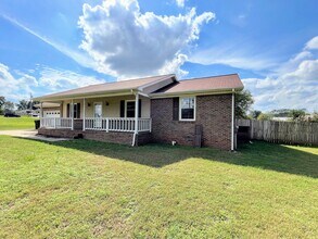 112 Hazelwood Dr in Hazel Green, AL - Building Photo - Building Photo