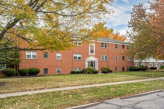 Roman Gardens in North Olmsted, OH - Building Photo - Building Photo