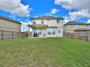 332 Foster Ln in Jarrell, TX - Building Photo - Building Photo