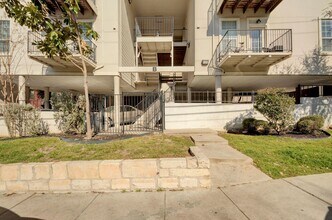 2500 Leon St in Austin, TX - Building Photo - Building Photo