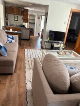 160 Main St in Broad Brook, CT - Foto de edificio - Building Photo