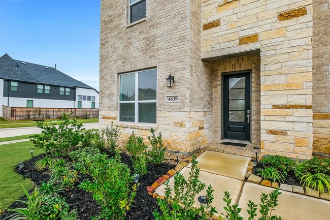 property at 4639 Sleepy Retreat Trl