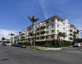 Magnolia City Lights Apartments in Los Angeles, CA - Foto de edificio - Building Photo