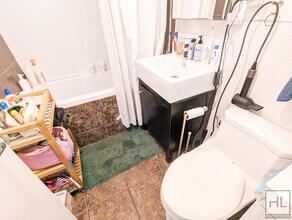 898 Metropolitan Ave-Unit -3B in Brooklyn, NY - Building Photo - Building Photo