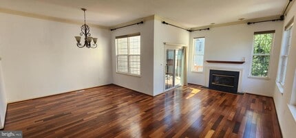 20392 Ashcroft Terrace in Sterling, VA - Building Photo - Building Photo