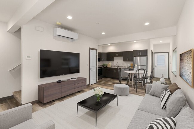 513 WA-410 in Buckley, WA - Building Photo - Building Photo