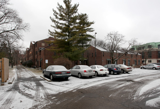 Trinity Lutheran Seminary Apartment in Columbus, OH - Foto de edificio - Building Photo