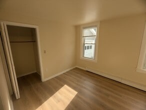 315 Pleasant St, Unit 1 in Bennington, VT - Building Photo - Building Photo