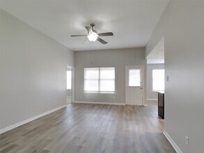 815 Marigold Rd in Baytown, TX - Building Photo - Building Photo