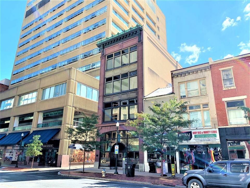 Market View II in Harrisburg, PA - Building Photo