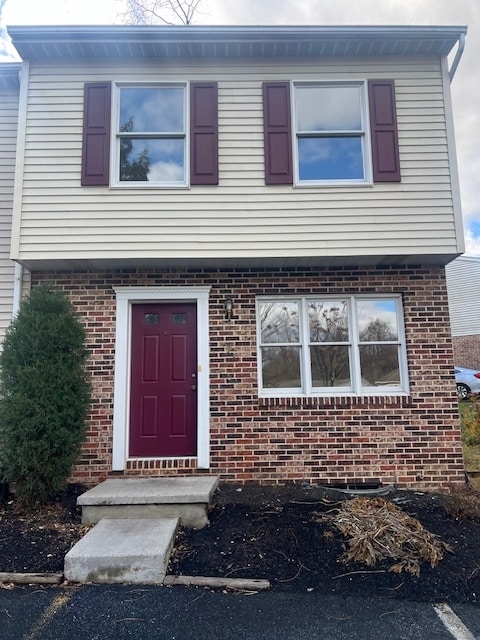 64 Queen Ave in Enola, PA - Foto de edificio - Building Photo