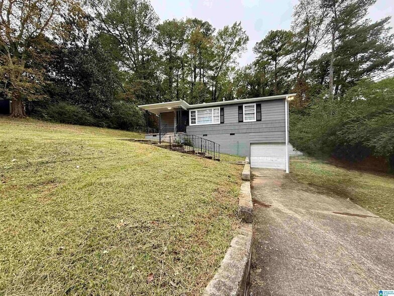 205 Lake Dr Cir NE in Birmingham, AL - Building Photo