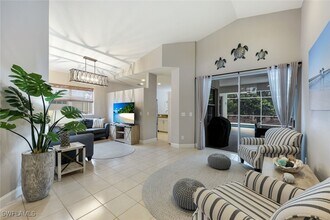 697 Crossfield Cir in Naples, FL - Building Photo - Building Photo