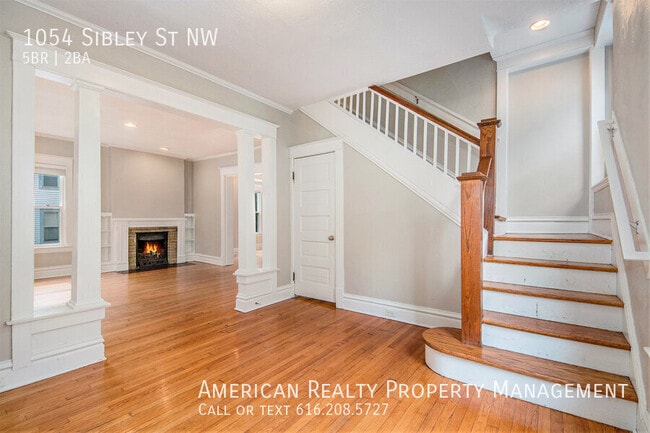 1054 Sibley St NW in Grand Rapids, MI - Building Photo - Building Photo