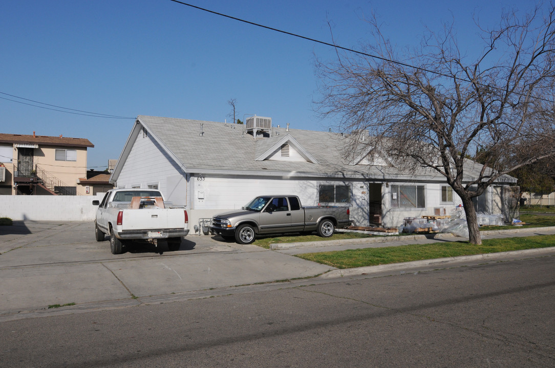 633 N Jackson Ave in Fresno, CA - Building Photo