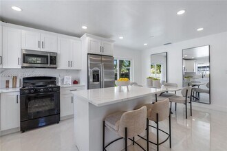 1360 SW 6th Terrace in Deerfield Beach, FL - Building Photo - Building Photo