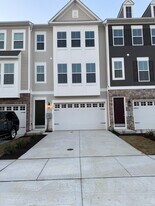 208 Douglas Wy in Middletown, DE - Building Photo