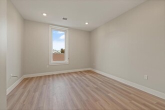 211 Green St, Unit 207 in Boston, MA - Foto de edificio - Building Photo
