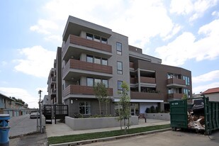 Path Villas in Los Angeles, CA - Building Photo