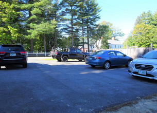 369 Pembroke St in Pembroke, NH - Foto de edificio - Building Photo