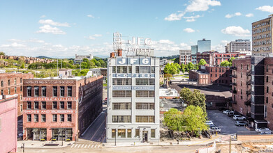 JFG Flats in Knoxville, TN - Foto de edificio - Building Photo