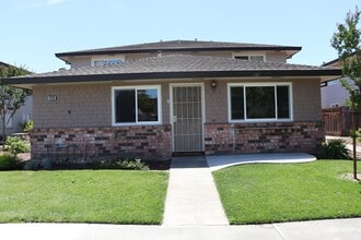 1330 Shawn Dr in San Jose, CA - Foto de edificio - Building Photo