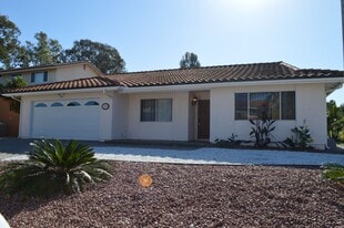 5904 Snaffle Bit Pl in Bonita, CA - Building Photo