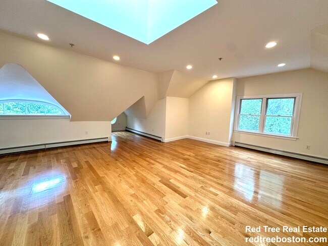 10 Selkirk Rd, Unit 4 in Boston, MA - Building Photo - Building Photo